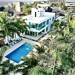 Hakuna Beach House