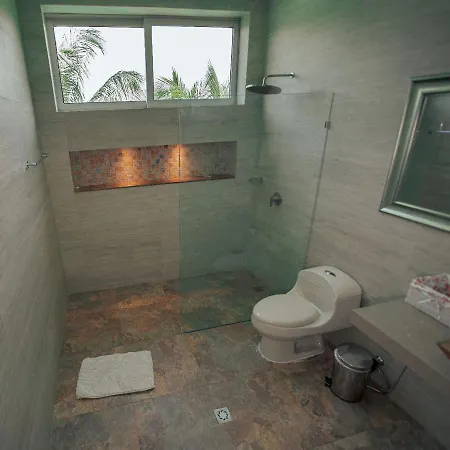 Hakuna House Hotel 3*